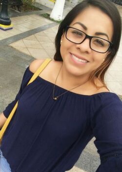 Putita de Lentes Con Buen Culo