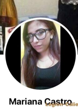 Rica Tetona de Lentes