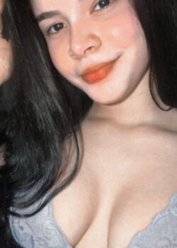 Alma Barriento Mostrando Sus Tetas