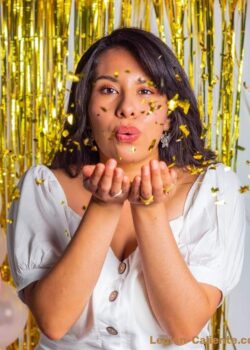 Maestra Tetona De Lentes