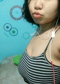 Paola Aparicio Con Enormes Tetas