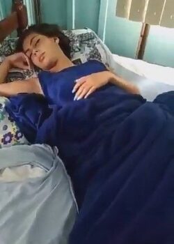 Sobrina Le Encanta Dormir Desnuda Y Aprovecha