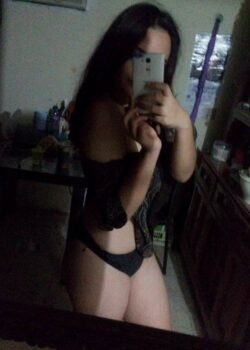 Karla Flaca Muy Rica