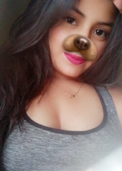 Abril Velez Perrita Cachonda