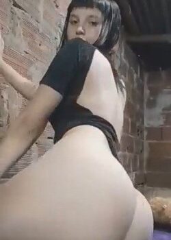 Nena Meneando Las Nalgas