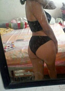 Xiomara Garcia Mostrando Las Nalgas