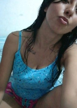 Zorra mostrando las teticas