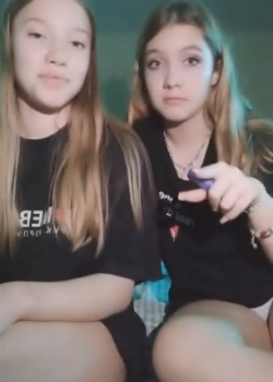 Amiguitas masturbándose