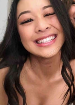 Bella zorrita Julia Lam