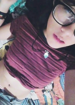 Puta Denisse mostrando su cuerpo